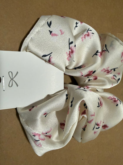 Blossom Blush Oversized Satin Scrunchie – White Pink Floral